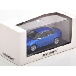 Audi RS4 2004 - Blå - 1:43 - Minichamps