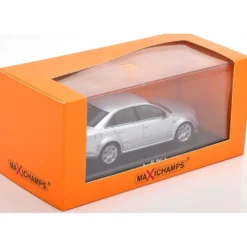 Audi RS4 - 2004 - Silver - Minichamps - 1:43