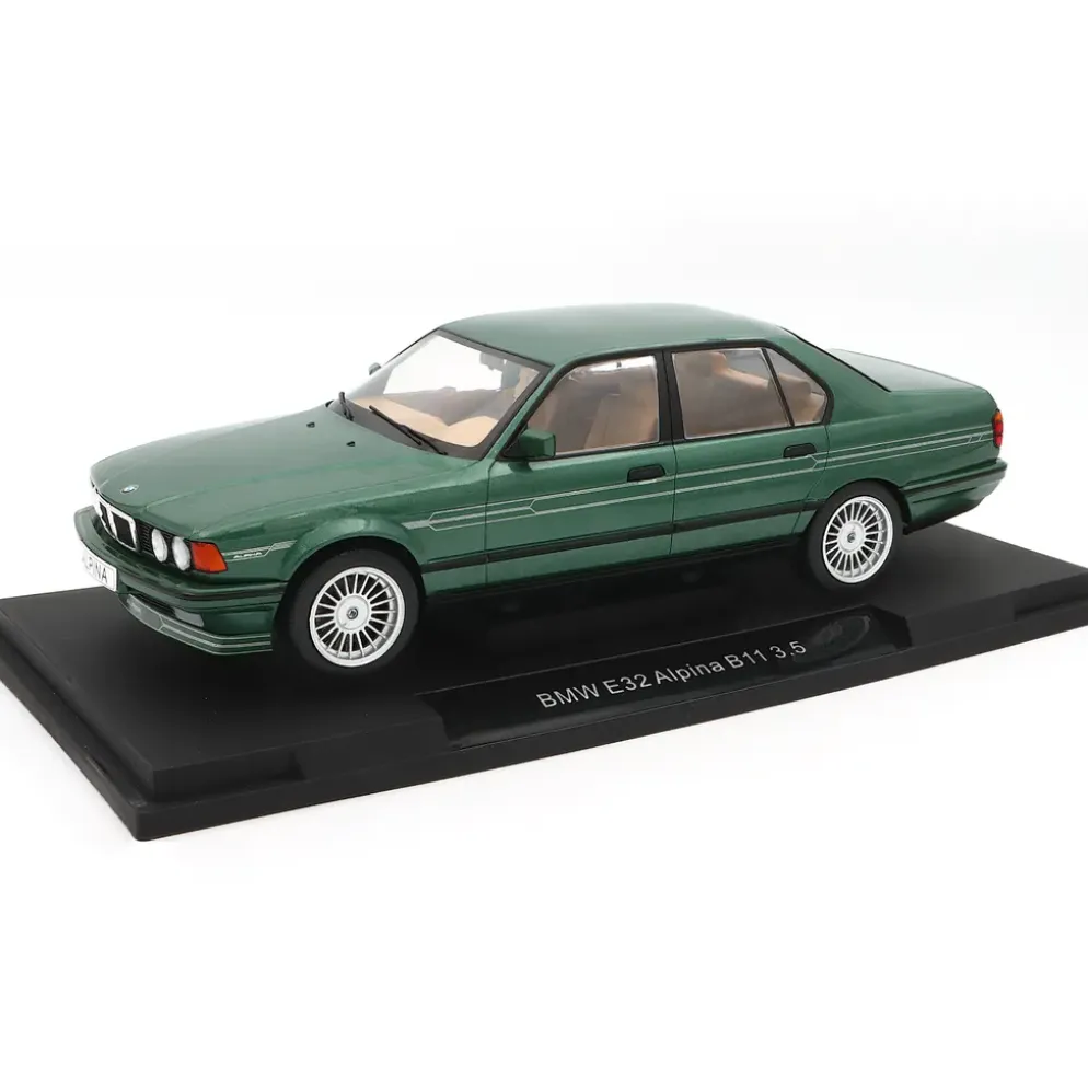 BMW E32 Alpina B11 3.5 - Mörkgrön - 1992 - MCG - 1:18