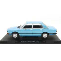 BMW 518 (E12) - 1973 - Blå - Modelcar Group - 1:18