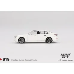 BMW i7 xDrive60 - Vit - 819 - Mini GT - 1:64