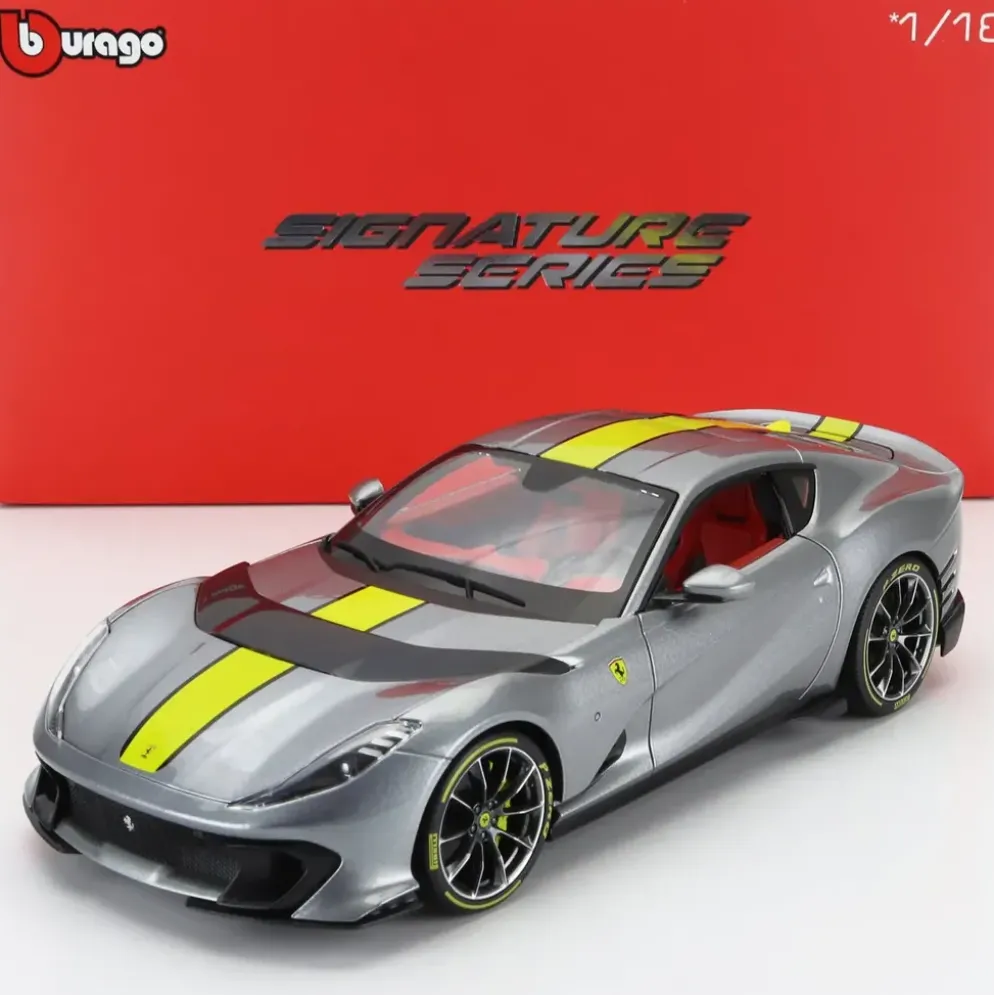 Ferrari 812 Competizione - 2021 - Grå - Bburago - 1:18