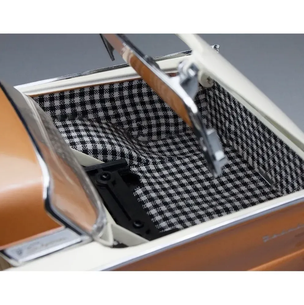 1957 Ford Fairlane 500 Skyliner - Brons / Vit - Sun Star - 1:18