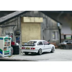Ford Sierra RS500 Cosworth - Vit - ROAD64 - Tarmac - 1:64