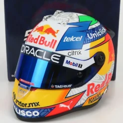 Hjälm - Sergio Pérez - Red Bull #11 - 2022 - Schuberth - 1:2