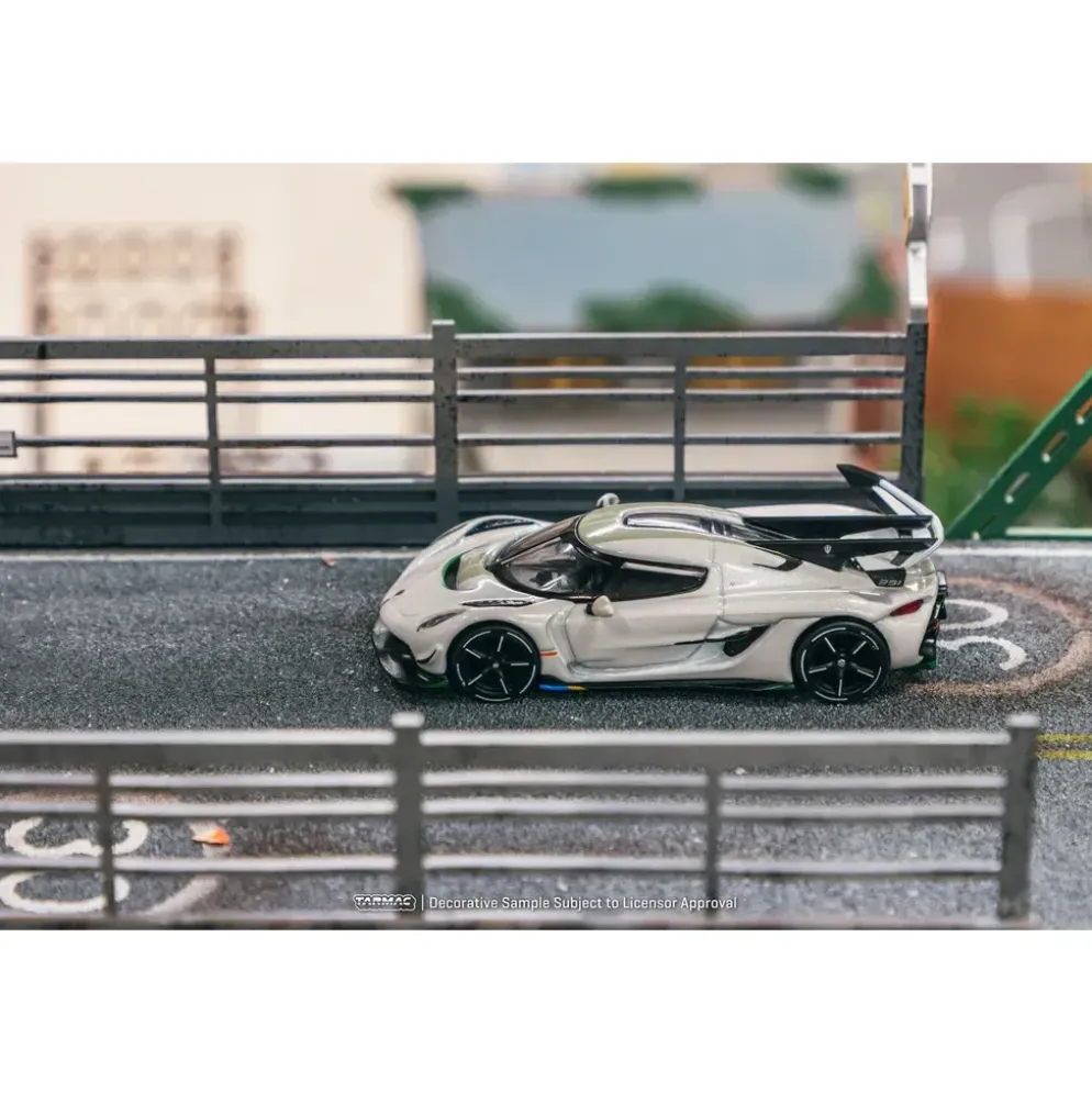 Koenigsegg Jesko Attack - Vit - GLOBAL64 Tarmac Works - 1:64
