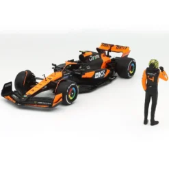 McLaren MCL38 - Bil och Norris samlarfigur - Bburago - 1:24
