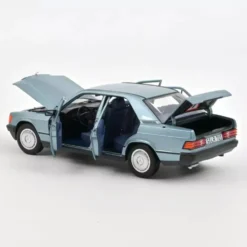 Mercedes-Benz 190 E (W201) - 1984 - Ljusblå - Norev - 1:18