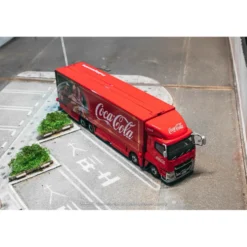 Mitsubishi Fuso Super Great Coca-Cola Santa Truck - Röd - Tarmac Works - 1:64