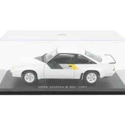 Opel Manta B 400 - 1983 - SKADAD VITRIN - 1:24