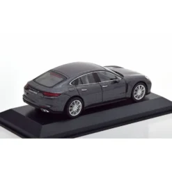 Porsche Panamera Turbo Facelift - 2016 - Grå - Herpa - 1:43