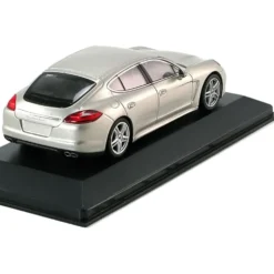 Porsche Panamera Turbo - 2009 - Silver - Minichamps - 1:43