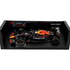 Red Bull - RB18 - Max Verstappen #1 - Minichamps - 1:18