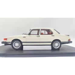 Saab 900 Turbo - 1983 - Vit - Cult Scale Models - 1:18