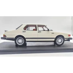Saab 900 Turbo - 1983 - Vit - Cult Scale Models - 1:18