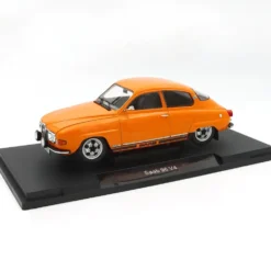 Saab 96 V4 - 1975 - Orange - Modelcar Group - 1:18