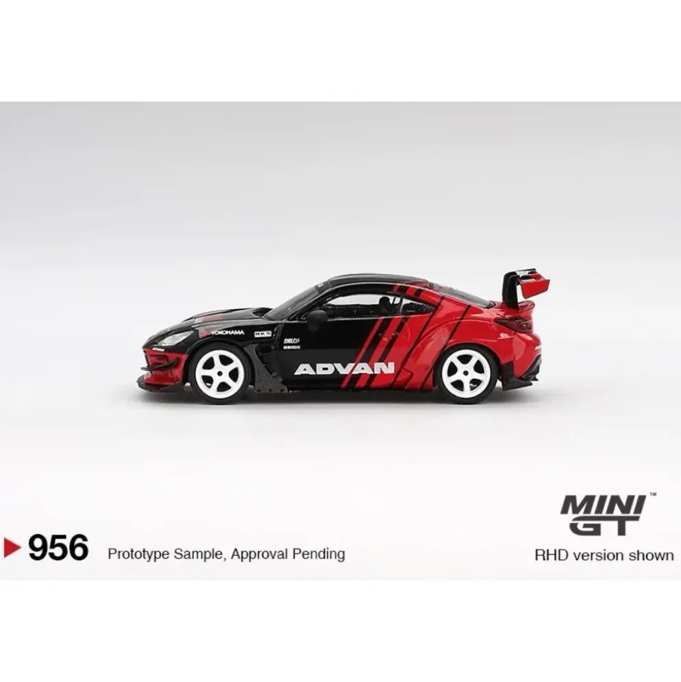 Toyota GR86 HKS Type R Advan - 2022 Tokyo - Mini GT - 1:64