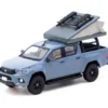 Toyota Hilux med Taktält - Grå - ROAD64 - Tarmac - 1:64