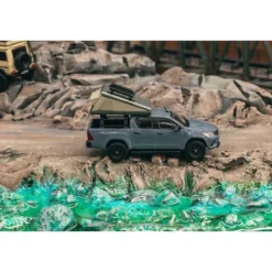 Toyota Hilux med Taktält - Grå - ROAD64 - Tarmac - 1:64