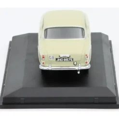 Volvo Amazon - Ljusgrön - Oxford - 1:43