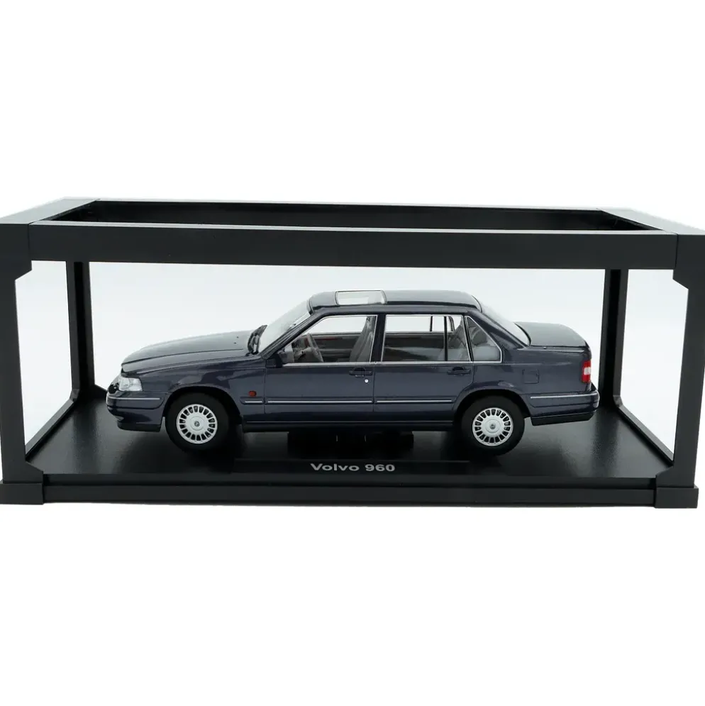 Volvo 960 - 1996 - Aubergine - Triple9 Collection - 1:18