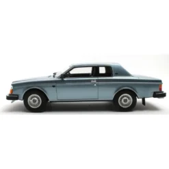 Volvo 262C Bertone - 1981 - Blåmetallic - Cult Scale Models - 1:18
