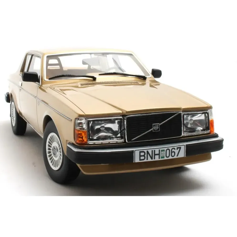Volvo 262C Bertone - 1981 - Guldmetallic - Cult Scale Models - 1:18