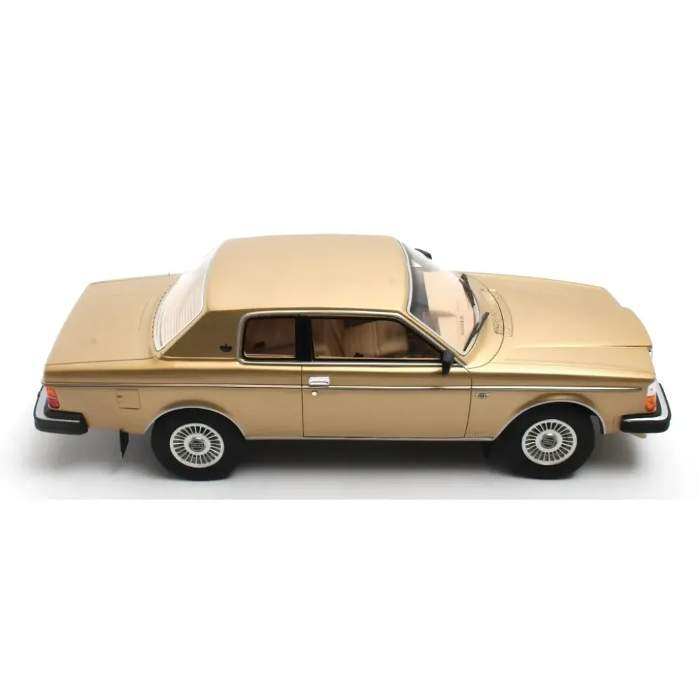 Volvo 262C Bertone - 1981 - Guldmetallic - Cult Scale Models - 1:18