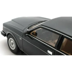 Volvo 262C Bertone - 1981 - Svart - Cult Scale Models - 1:18