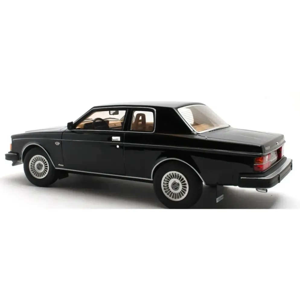 Volvo 262C Bertone - 1981 - Svart - Cult Scale Models - 1:18