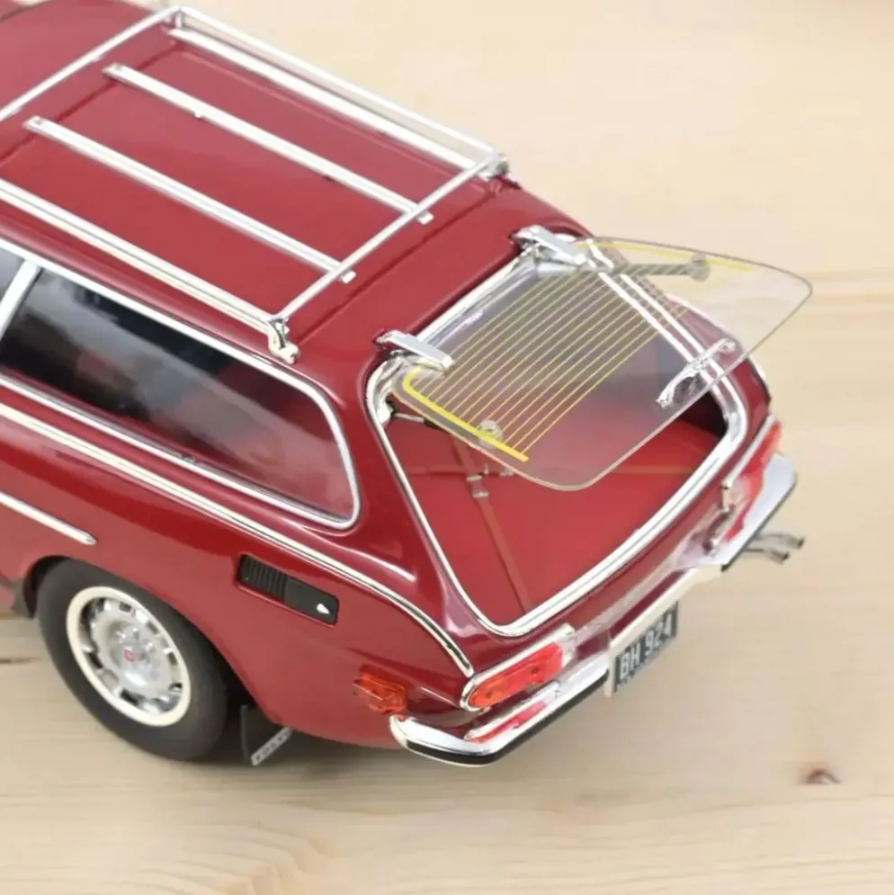 Volvo 1800 ES (US version) - 1972 - Röd - Norev - 1:18