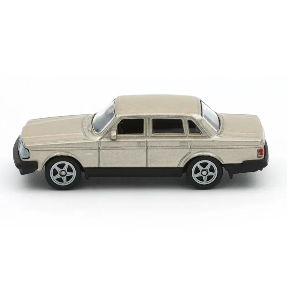 Volvo 240 GL - Guld - 1:64