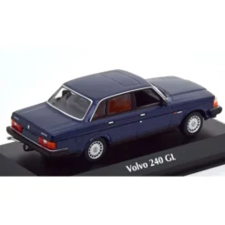 Volvo 240 GL 1986 - Mörkblå - Minichamps - 1:43