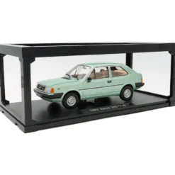 Volvo 343 GLS - Ljusgrön - 1982 - Triple9 Collection - 1:18