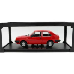 Volvo 343 GLS - Röd - 1982 - Triple9 Collection - 1:18