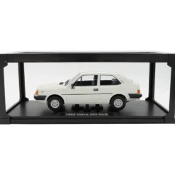 Volvo 343 GLS - Vit - 1982 - Triple9 Collection - 1:18