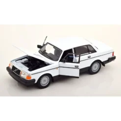 Volvo 240 GL - Vit - Modellbil från Welly - 1:24