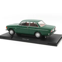 Volvo 142 - Mörkgrön - 1973 - MCG - 1:18