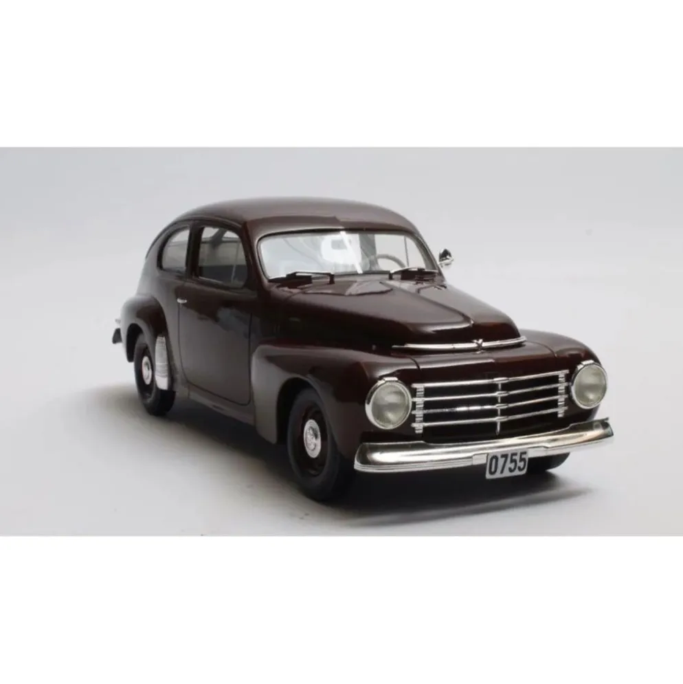 Volvo PV444 - 1952 - Rödbrun - Cult Scale Models - 1:18