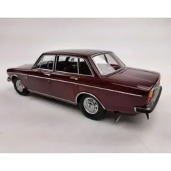 1970 Volvo 164 - Röd - Triple9 - 1:18