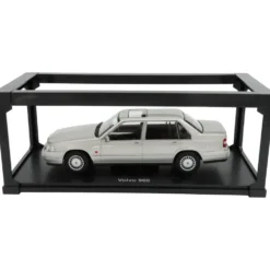 Volvo 960 - 1996 - Silvermetallic - Triple9 Collection - 1:18