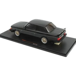 Volvo 240 Turbo "Custom" 1983 - Svart - Ixo Models - 1:18