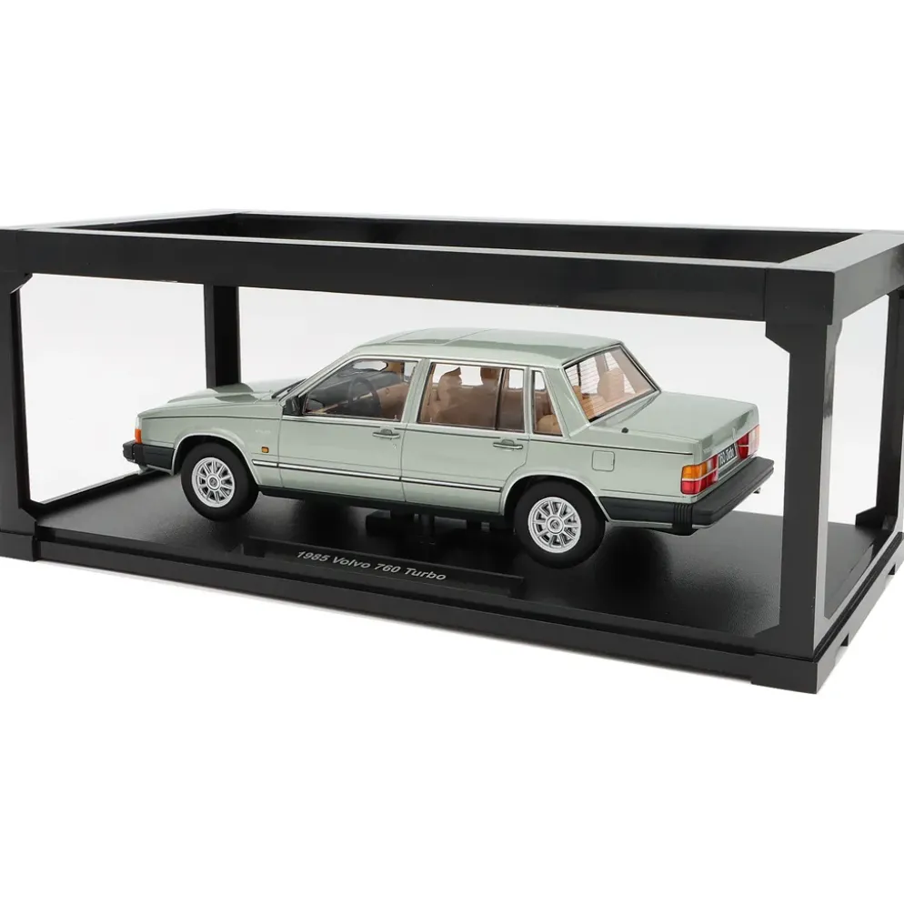 Volvo 760 Turbo - 1985 - Ljusgrön - Triple9 Collection - 1:18