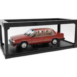 Volvo 760 Turbo - 1985 - Mörkröd - Triple9 Collection - 1:18