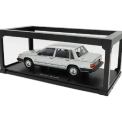 Volvo 760 Turbo - 1985 - Silver - Triple9 Collection - 1:18