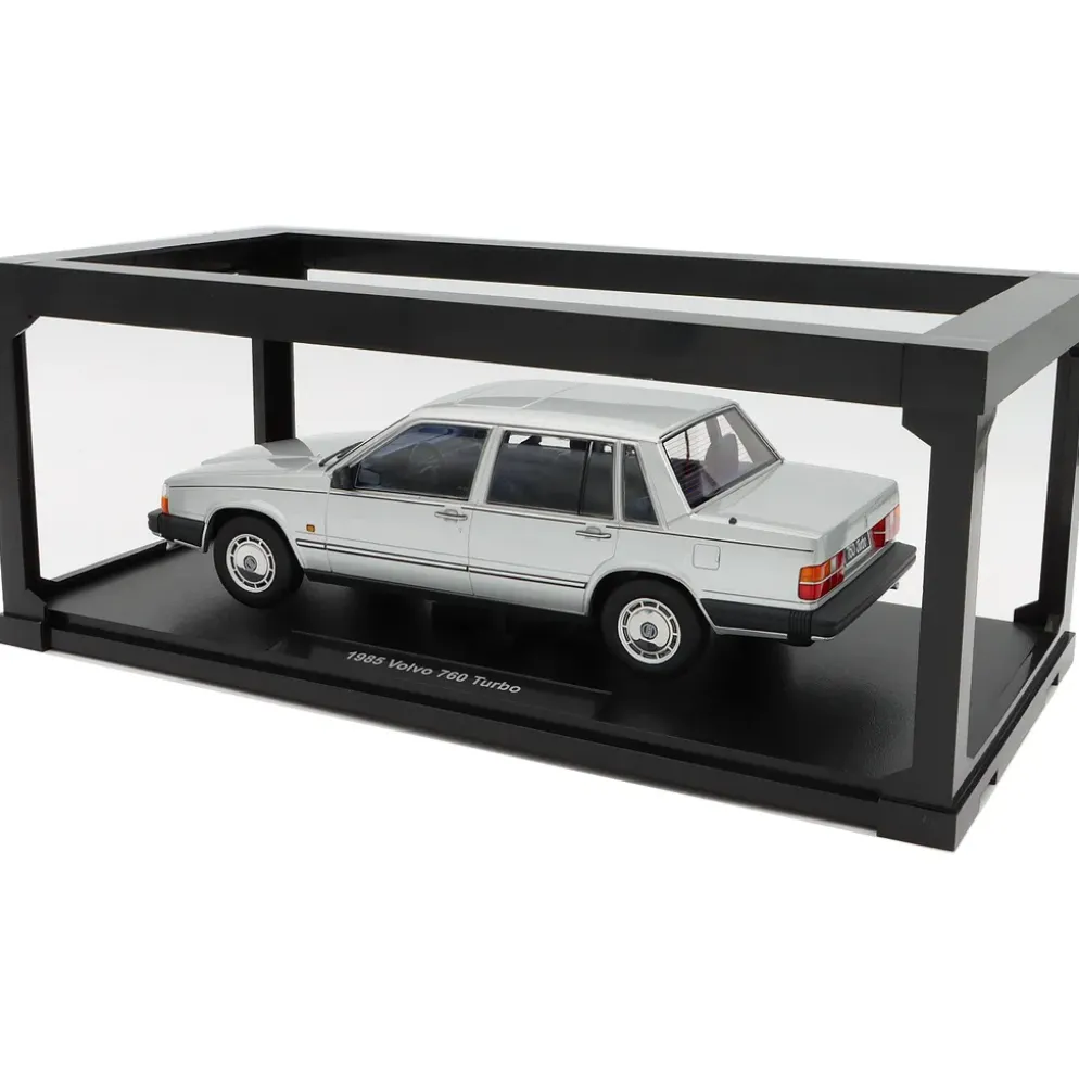 Volvo 760 Turbo - 1985 - Silver - Triple9 Collection - 1:18