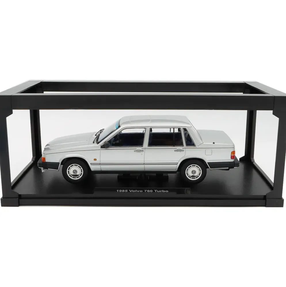 Volvo 760 Turbo - 1985 - Silver - Triple9 Collection - 1:18