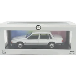 Volvo 760 Turbo - 1985 - Silver - Triple9 Collection - 1:18