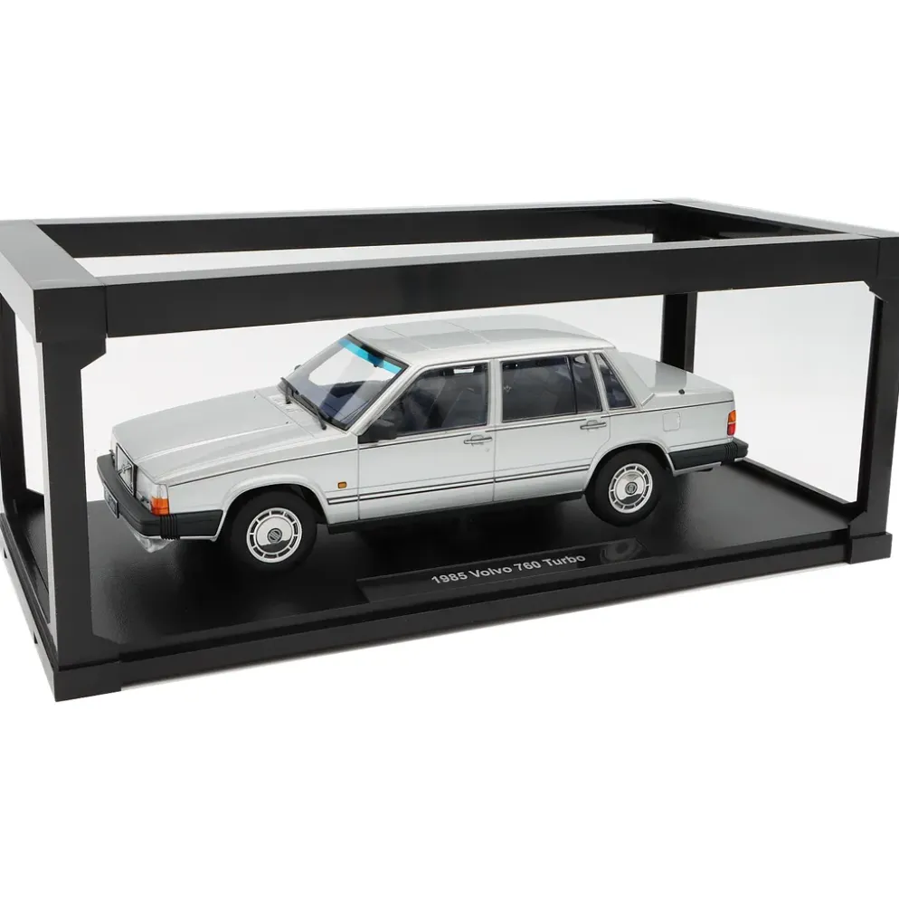 Volvo 760 Turbo - 1985 - Silver - Triple9 Collection - 1:18