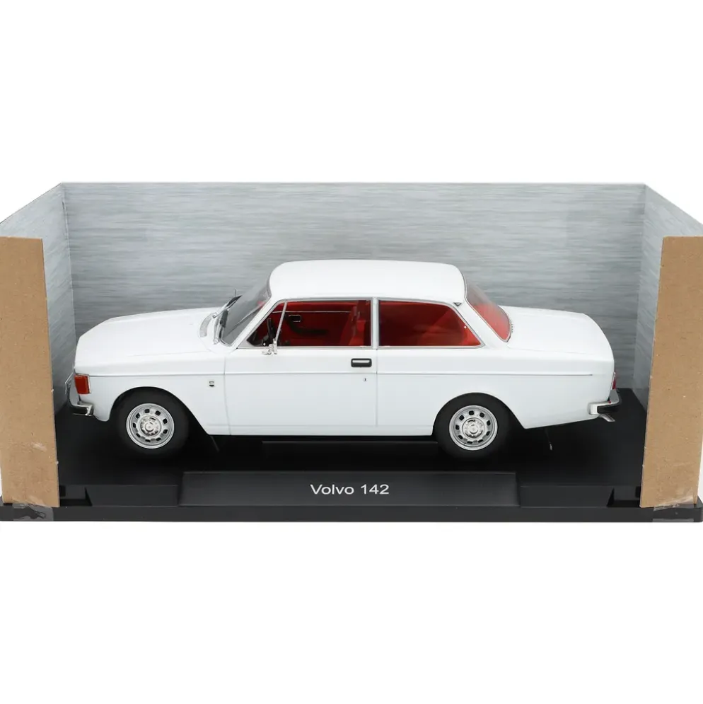Volvo 142 - Vit - 1973 - MCG - 1:18